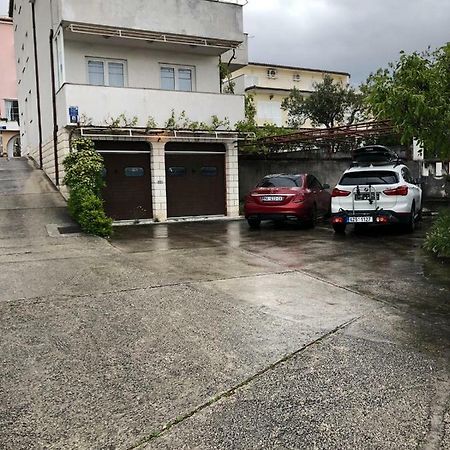 Apartments With Private Parking Baska Voda Luaran gambar