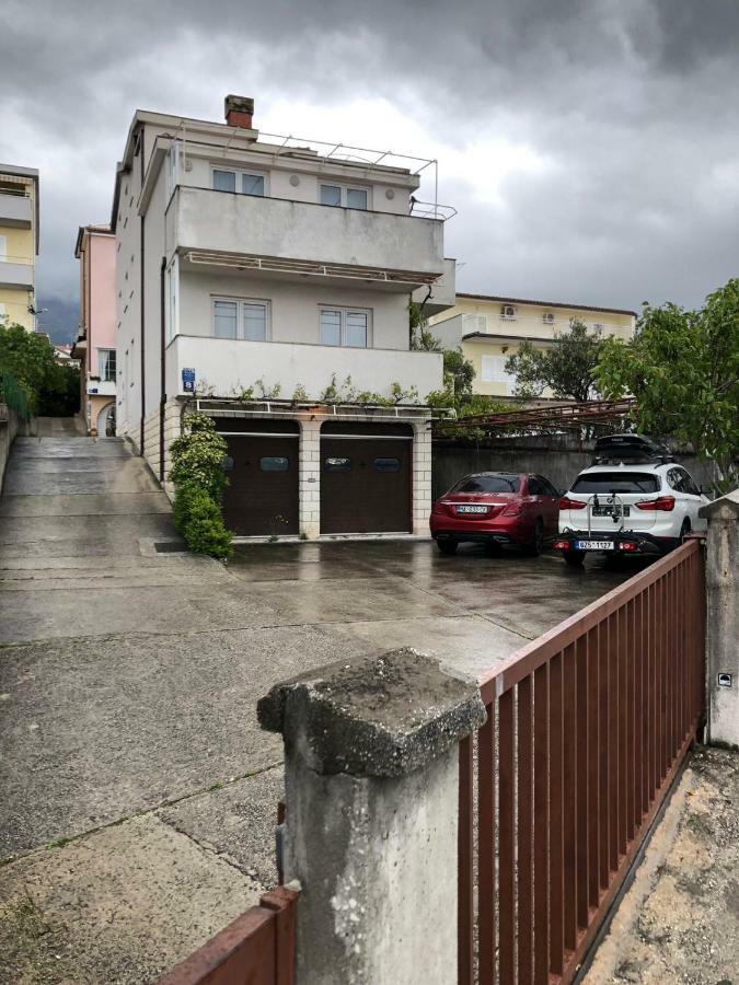 Apartments With Private Parking Baska Voda Luaran gambar