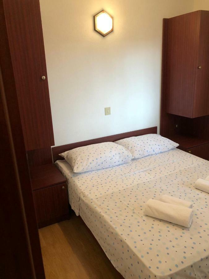 Apartments With Private Parking Baska Voda Luaran gambar